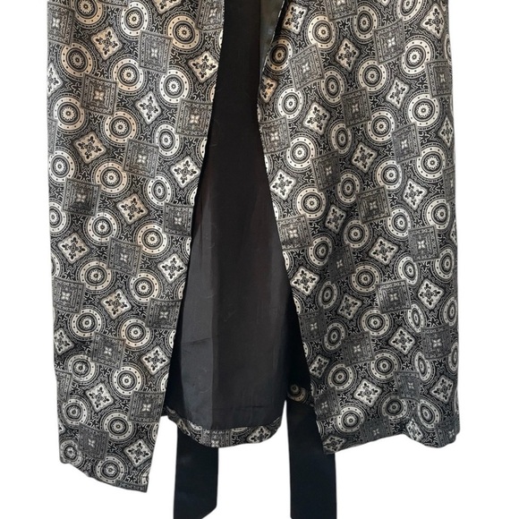 Majestic Black and Gray Patterned Men's Shirt - Picture 3 of 10